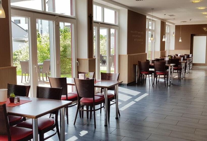 Dream Inn Hotel Regensburg Ost