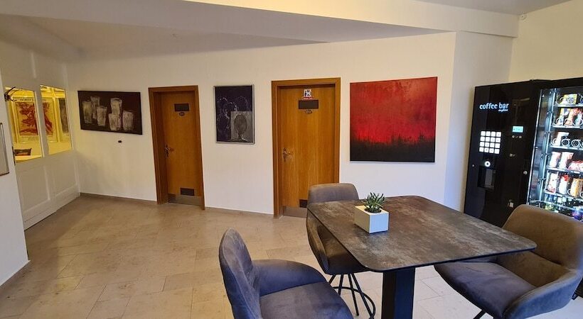 호텔 Garni  Am Ellinger Tor