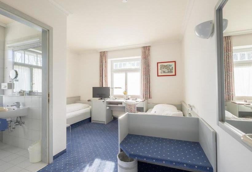 Отель Gautinger Hof