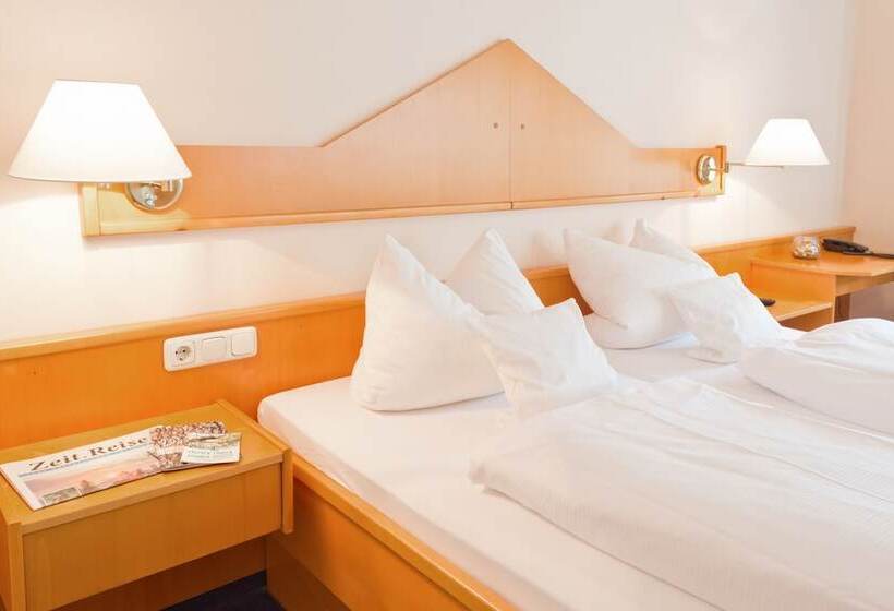 ホテル Hohenaschau