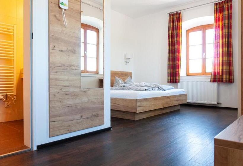 Landhotel & Gasthof Baiernrain