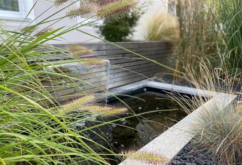 Отель Pension Scharl Am Maibaum