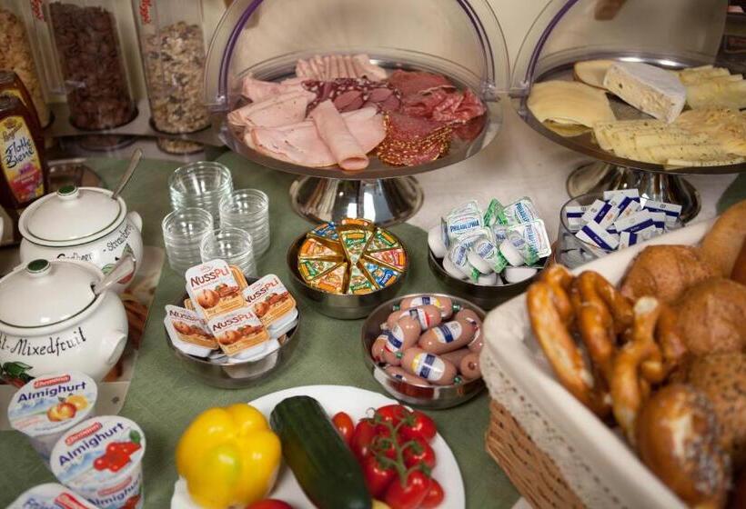 Отель Pension Scharl Am Maibaum