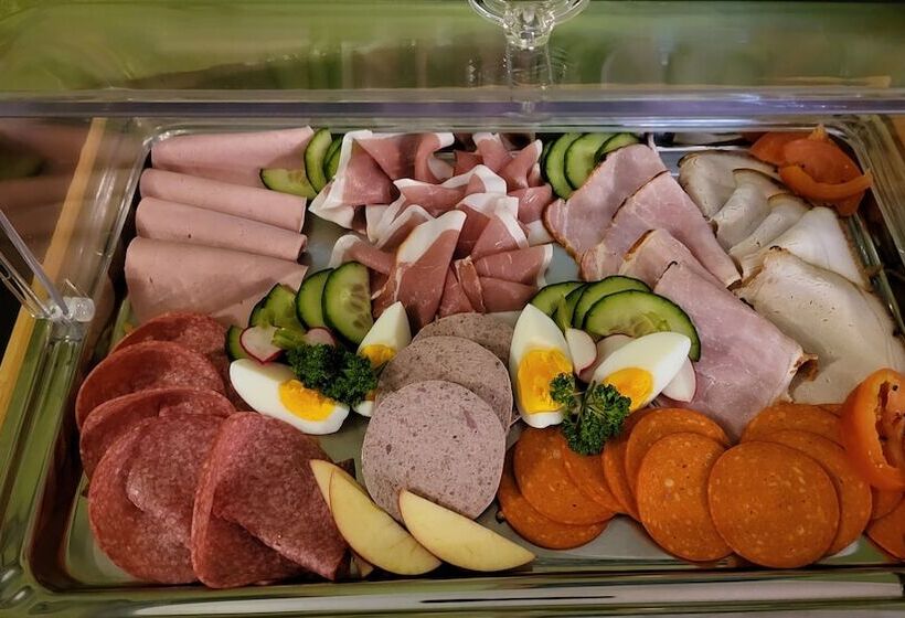 호텔 Pension Zur Neuenburg