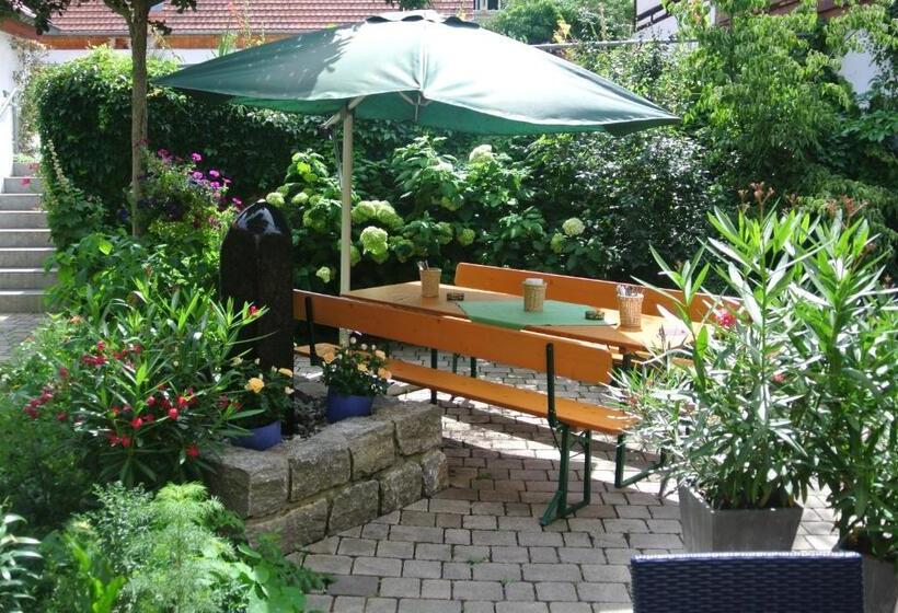 Отель Restaurant Goldenes Lamm