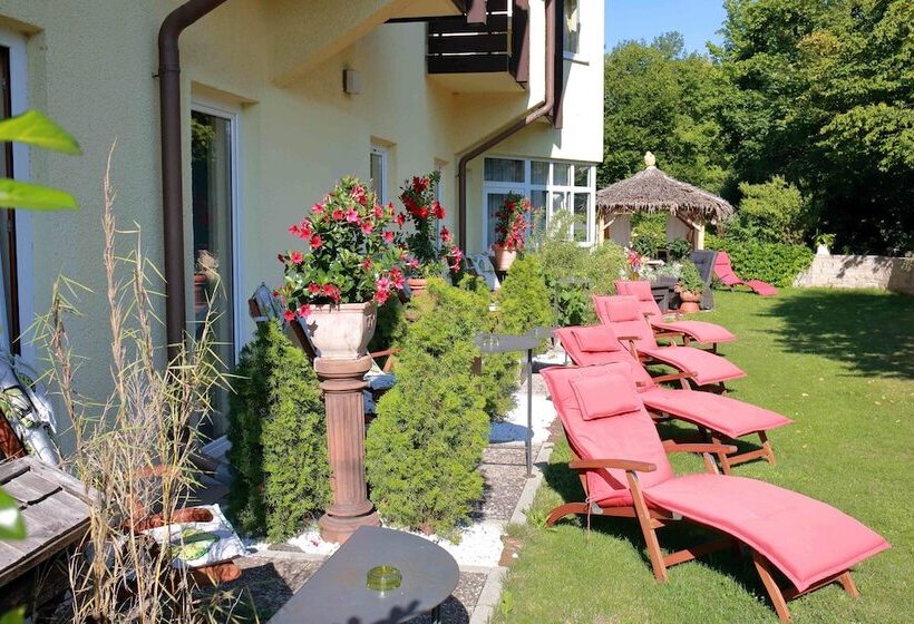 בית מלון כפרי Romerstadt