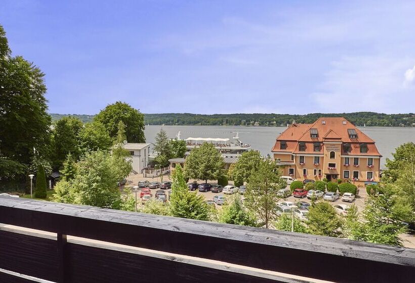 Отель Schloss Berg