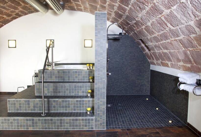 Schlosshotel Bergzaberner Hof