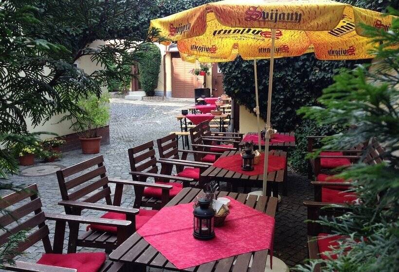 ホテル Schwarzer Bar