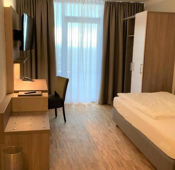 בית מלון כפרי Seminarzentrum Rückersbach