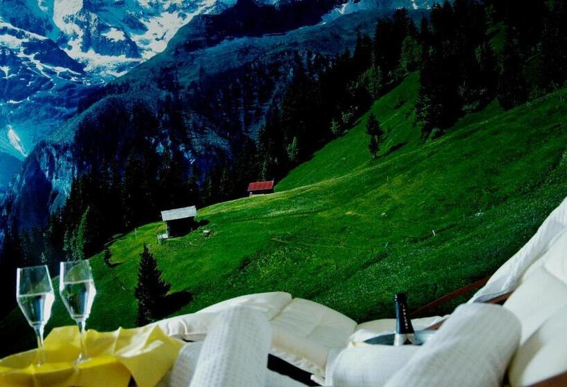 هتل Vier Jahreszeiten