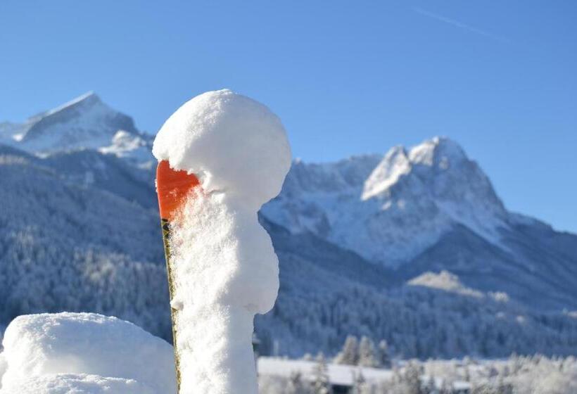 هتل Vier Jahreszeiten