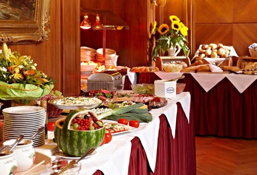 هتل Vier Jahreszeiten