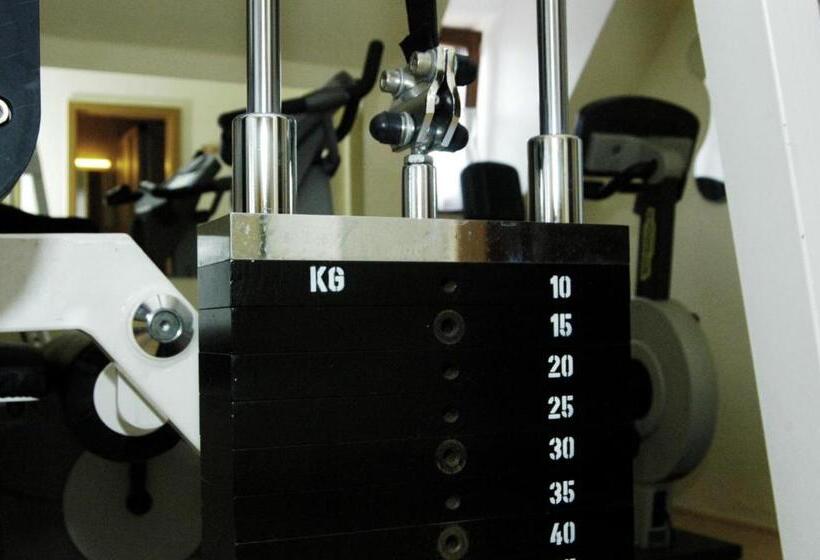 هتل Vier Jahreszeiten