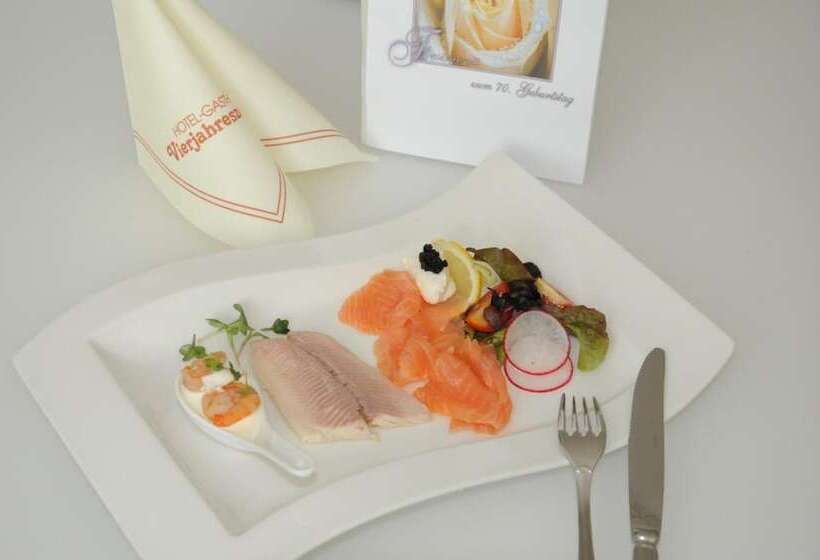 ホテル Vierjahreszeiten