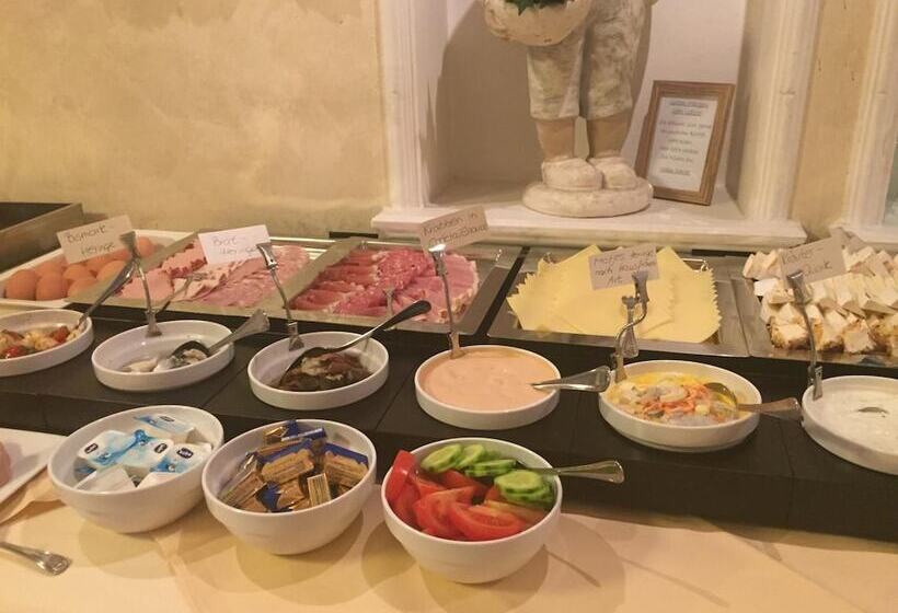 ホテル Vierjahreszeiten