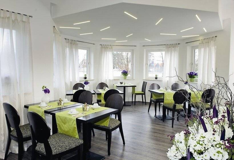 Отель Zum See Garni