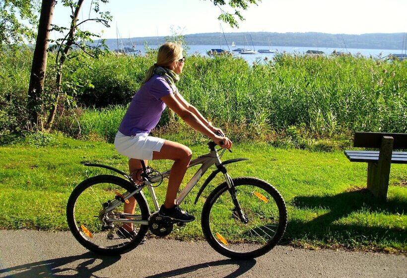 Отель Zum See Garni