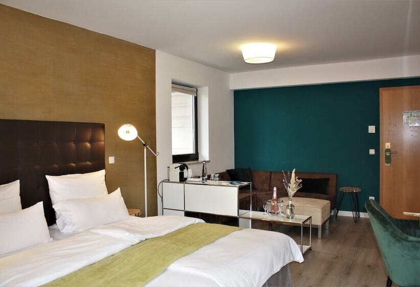 Отель Zum See Garni