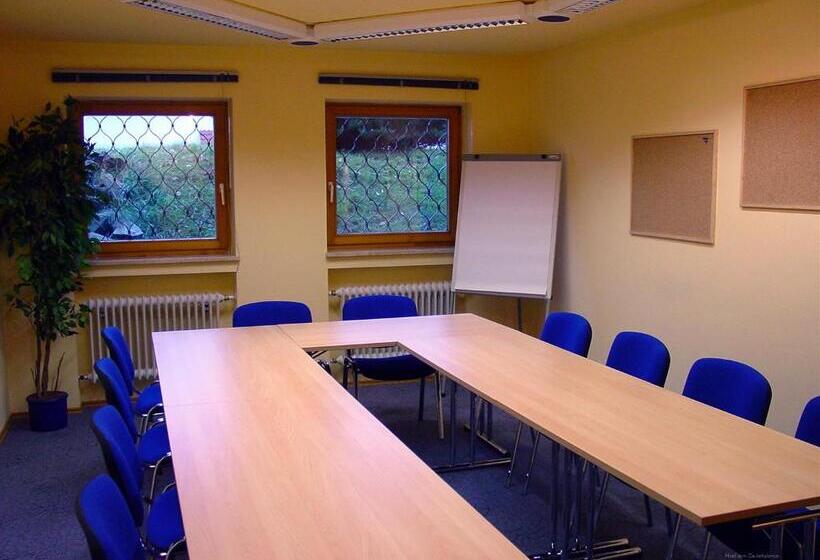 酒店 Zum Zauberkabinett