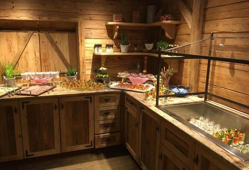 Metzgerei Gasthof Oberhauser   Hotel Zur Post