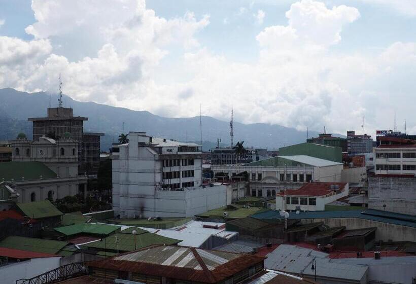 Nuevo Maragato Hotel & Hostel