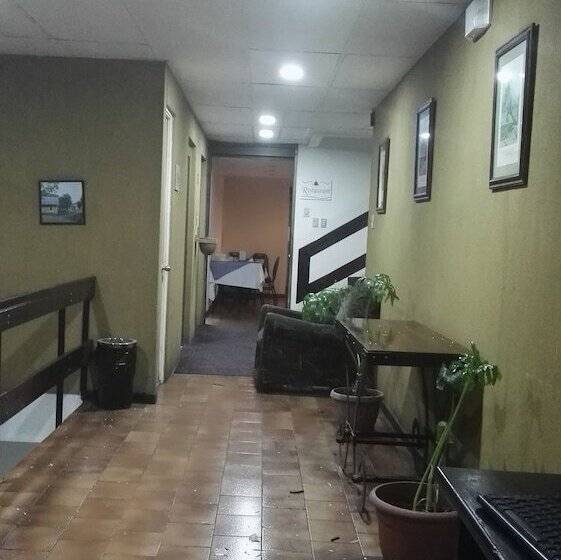 Nuevo Maragato Hotel & Hostel