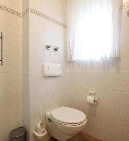 ペンション Dörfler Garni