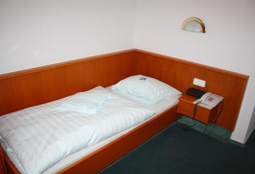 ペンション Dörfler Garni