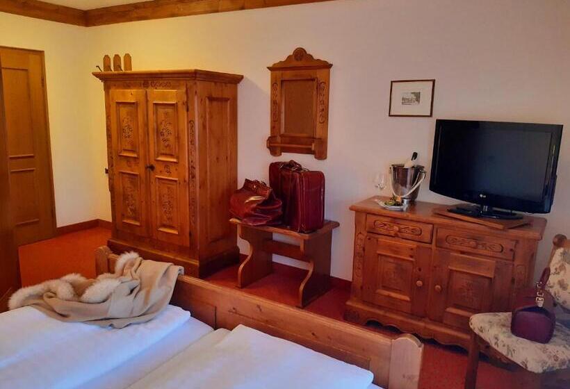 펜션 Gasthaus Auerhahn