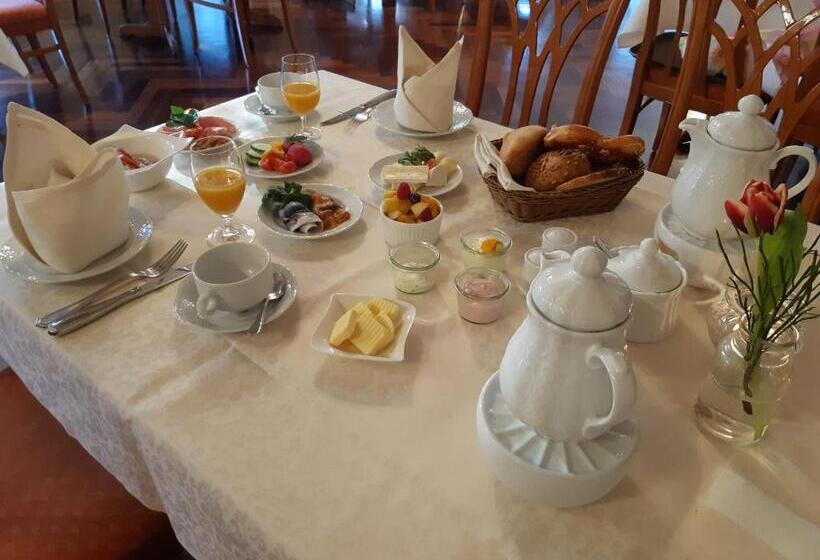 펜션 Gasthaus Auerhahn