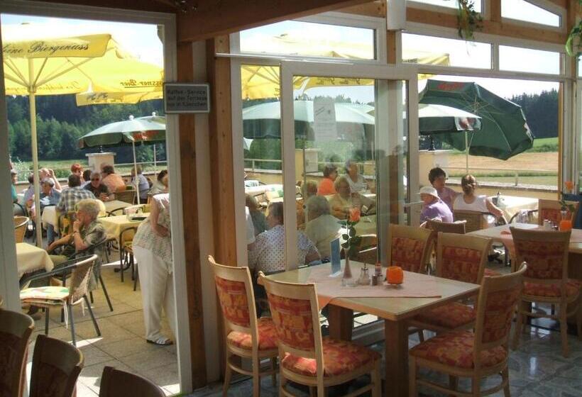 ペンション Landgasthof   Café Anni