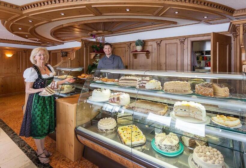 ペンション Landgasthof   Café Anni