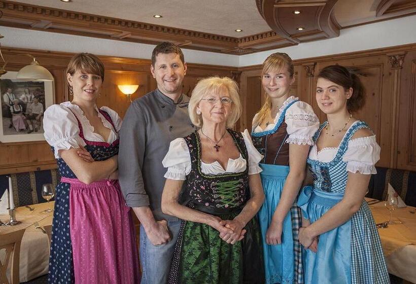 ペンション Landgasthof   Café Anni