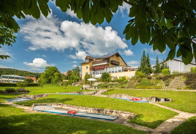 ペンション Landgasthof   Café Anni