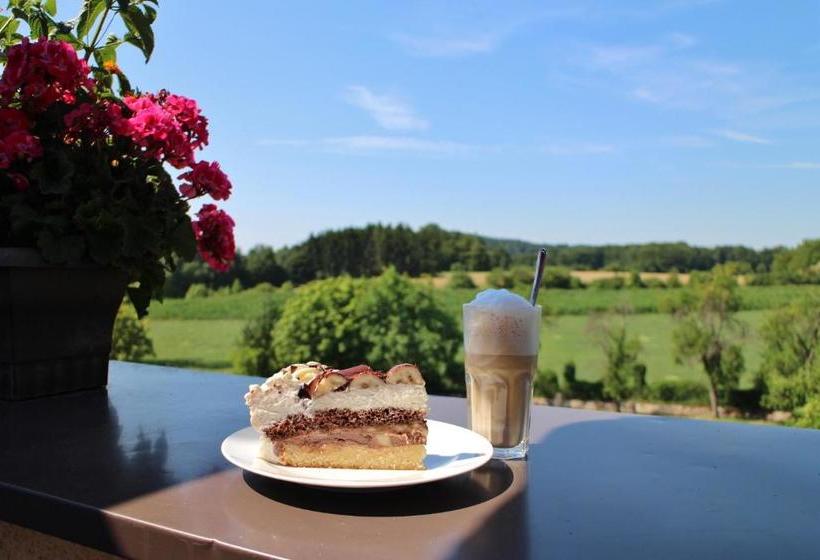 ペンション Landgasthof   Café Anni