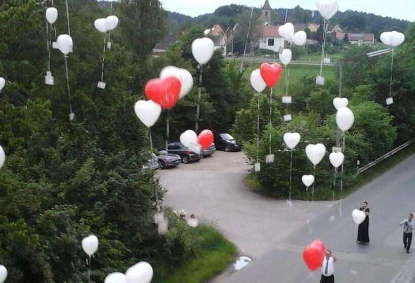 بنسيون Landgasthof Schwarz