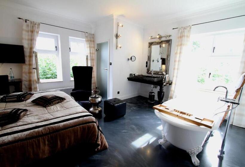 Villa Adelees Boutique