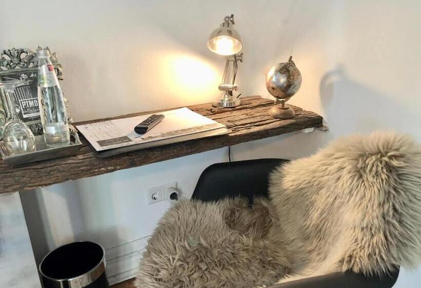 Villa Adelees Boutique