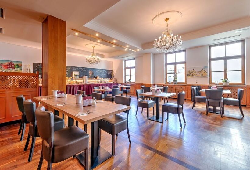 Zur Post Kümmersbruck Hotel & Tiny Houses