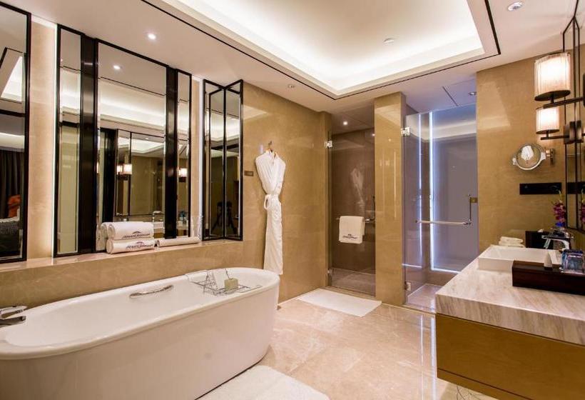 فندق Howard Johnson Glory Plaza Shantou