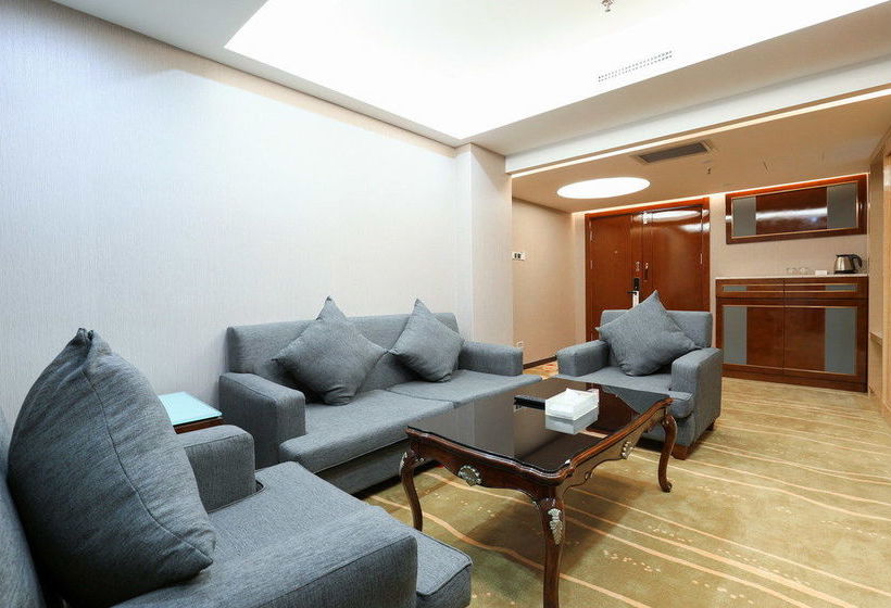 هتل Grand Holiday