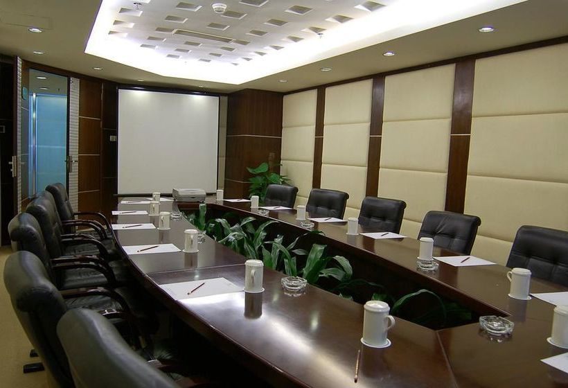 هتل Grand Holiday