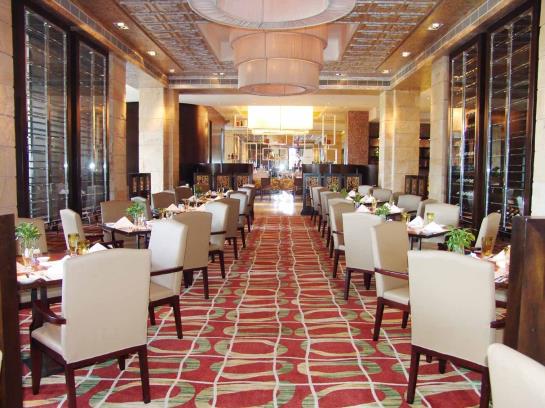 Отель Grand Oriental