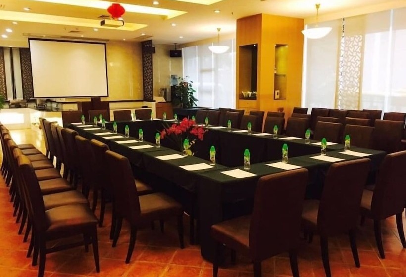 בית מלון כפרי Greentree Inn Dongguan Houjie Business