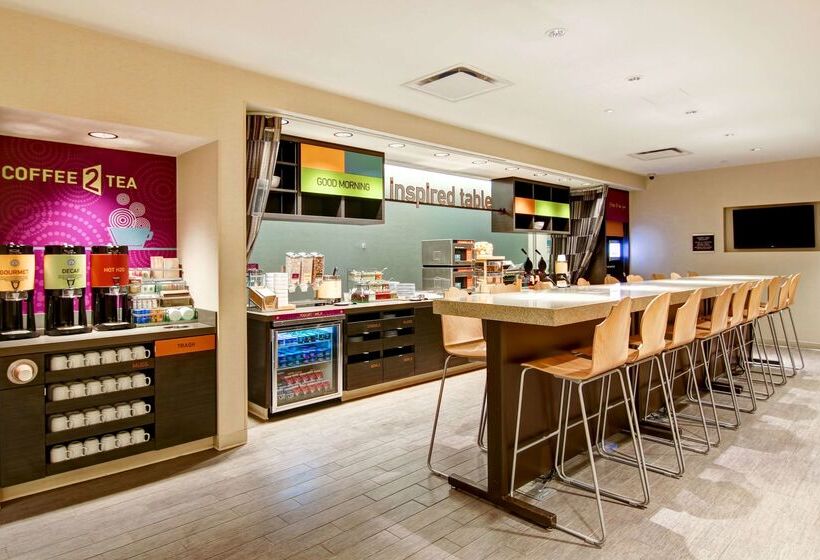 ホテル Home2 Suites By Hilton West Edmonton, Alberta, Canada