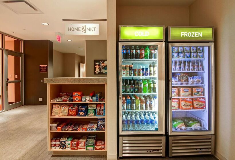 ホテル Home2 Suites By Hilton West Edmonton, Alberta, Canada