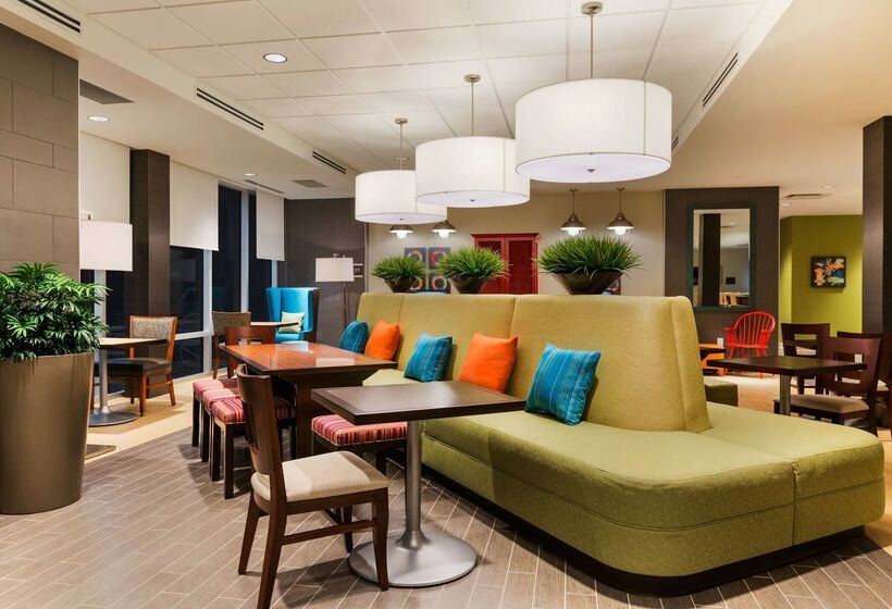 ホテル Home2 Suites By Hilton West Edmonton, Alberta, Canada
