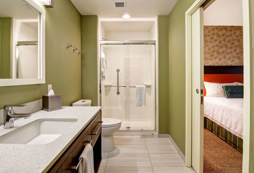 ホテル Home2 Suites By Hilton West Edmonton, Alberta, Canada