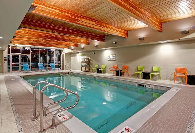 ホテル Home2 Suites By Hilton West Edmonton, Alberta, Canada